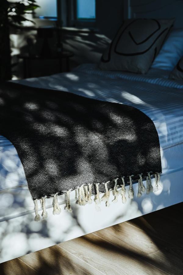 Alka - Cozy Room By The Sea With Private Hot Tub Njarthvik ภายนอก รูปภาพ